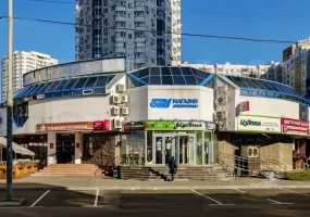 Аренда street retail помещения