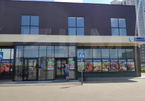 Аренда street retail помещения