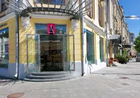 Аренда street retail помещения