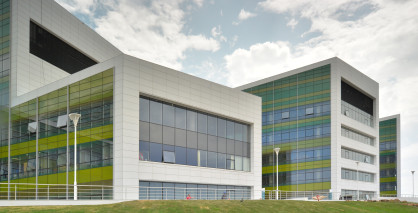 «Москва» купила «Стратос» 