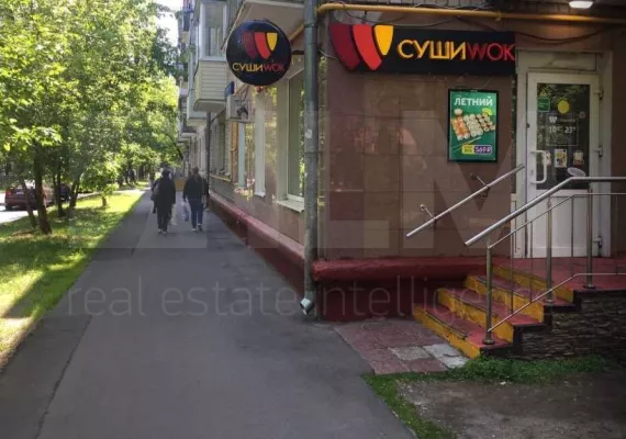 Аренда street retail помещения