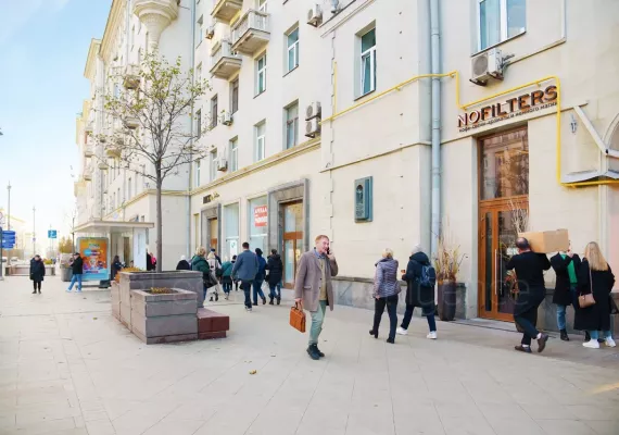 Аренда street retail помещения