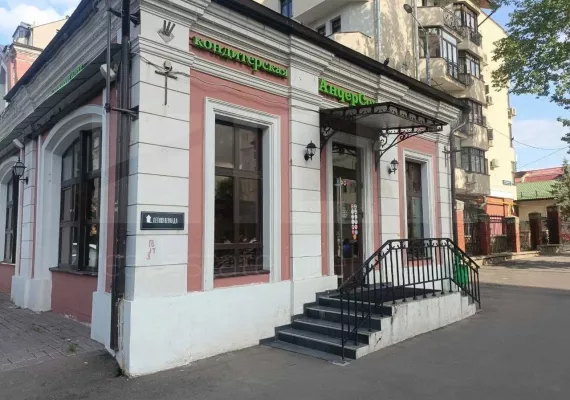 Аренда street retail помещения