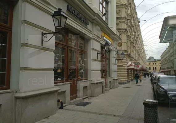 Аренда street retail помещения