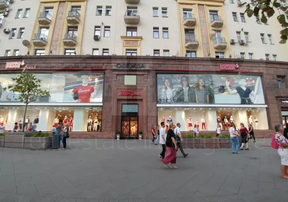 Аренда street retail помещения