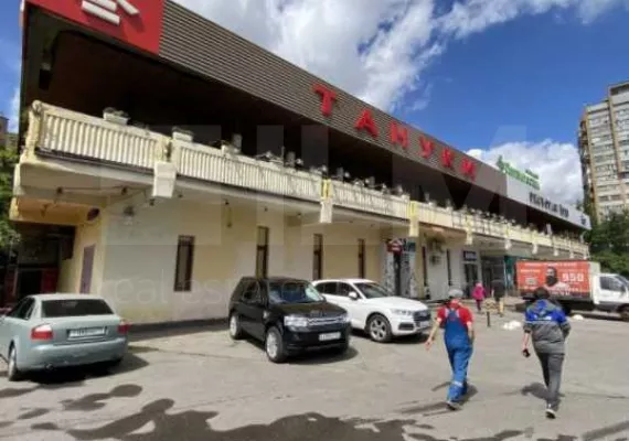 Аренда street retail помещения