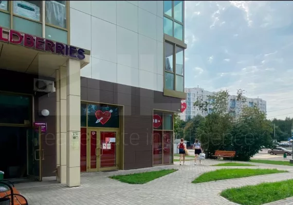 Аренда street retail помещения