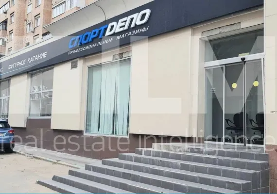 Аренда street retail помещения, 713 м²