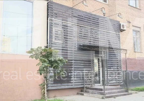 Аренда street retail помещения, 713 м²
