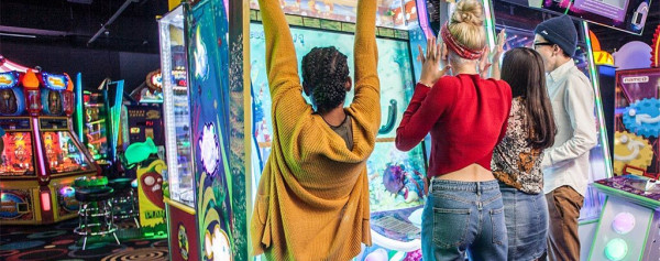 Нисанов и Илиев откроют первый в России японский центр развлечений Round One