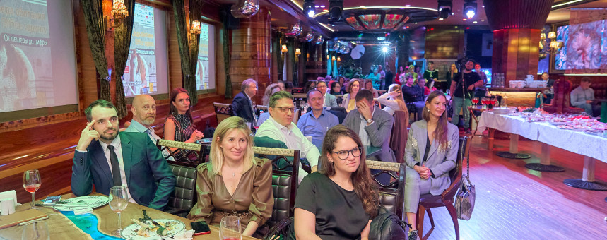 10 июня в ресторане LODKA в Москве прошла 3-я встреча Stand Up Office «Среда обитания Office sapiens. Путь от пещеры до цифры»