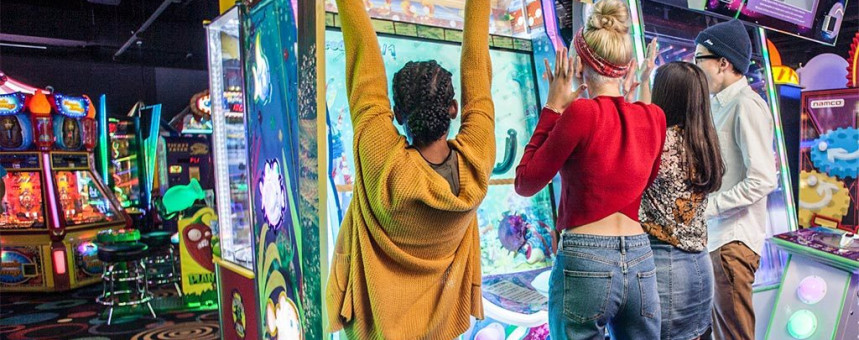 Нисанов и Илиев откроют первый в России японский центр развлечений Round One